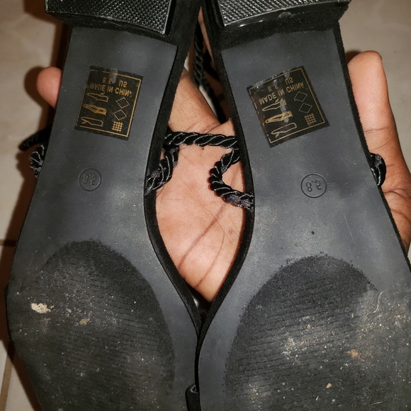 Strappy heels - Picture 10 of 11